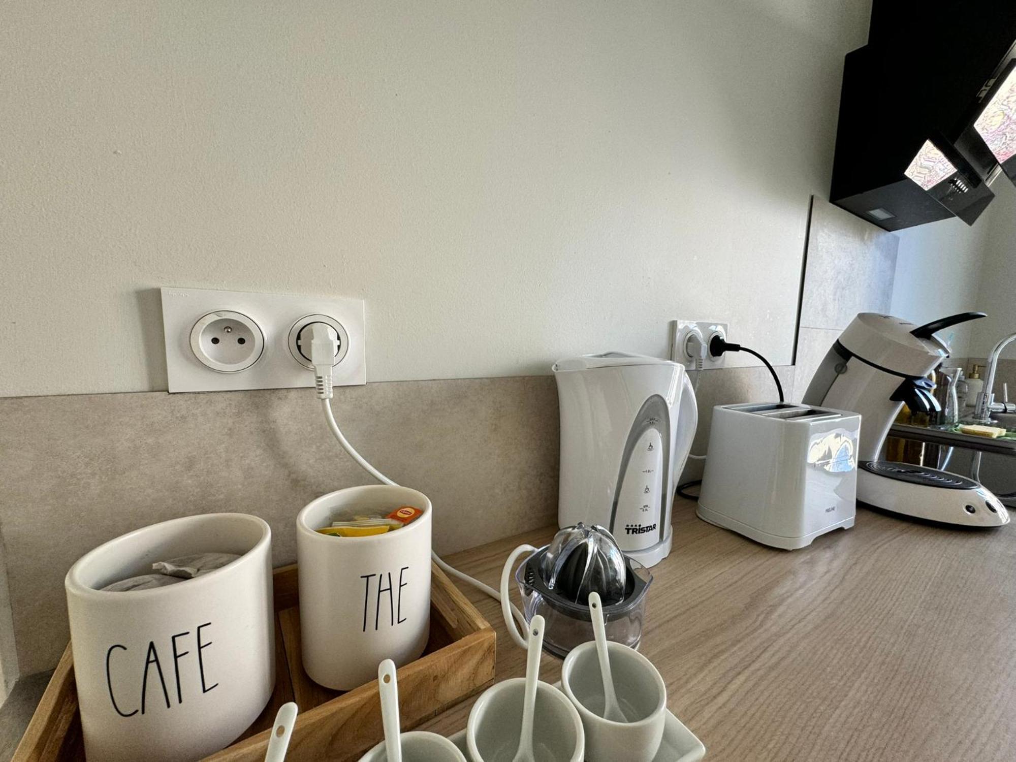 Le 122 - Parking Appartement Rodez Buitenkant foto